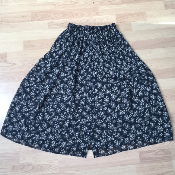 Sheer Vintage Floral Button-Up Skirt - Picture 2 of 7